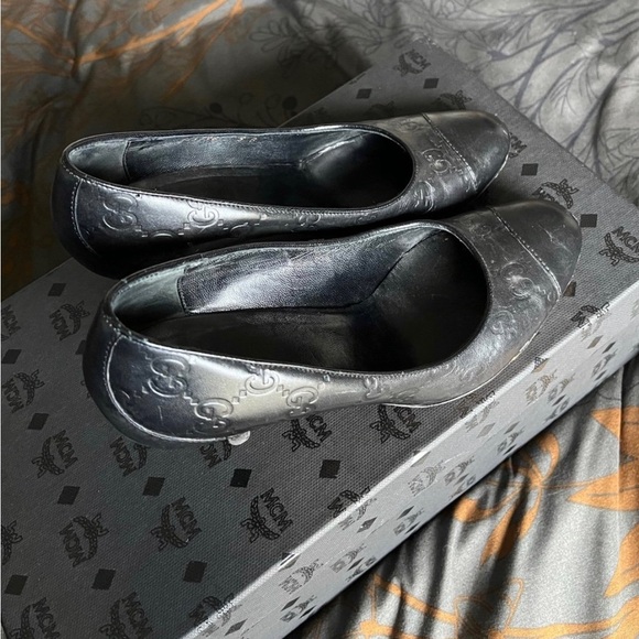 Authentic Monogrammed Gucci Kitten Heels | 5B | Black main image 5